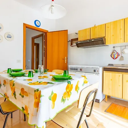 Appartamento Comfy Old Fashion With Balcony *