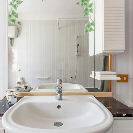 Comfy Old Fashion With Balcony Appartamento *