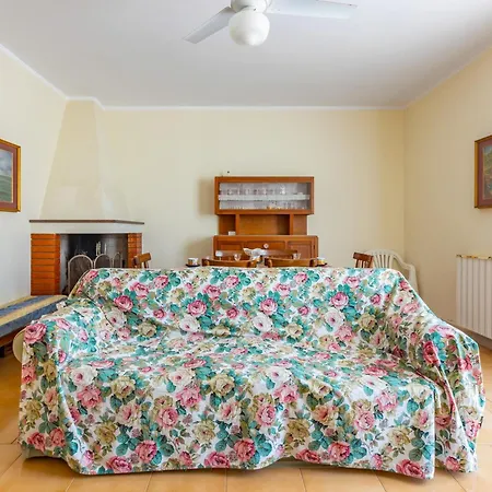 Comfy Old Fashion With Balcony Apartment Gonnesa